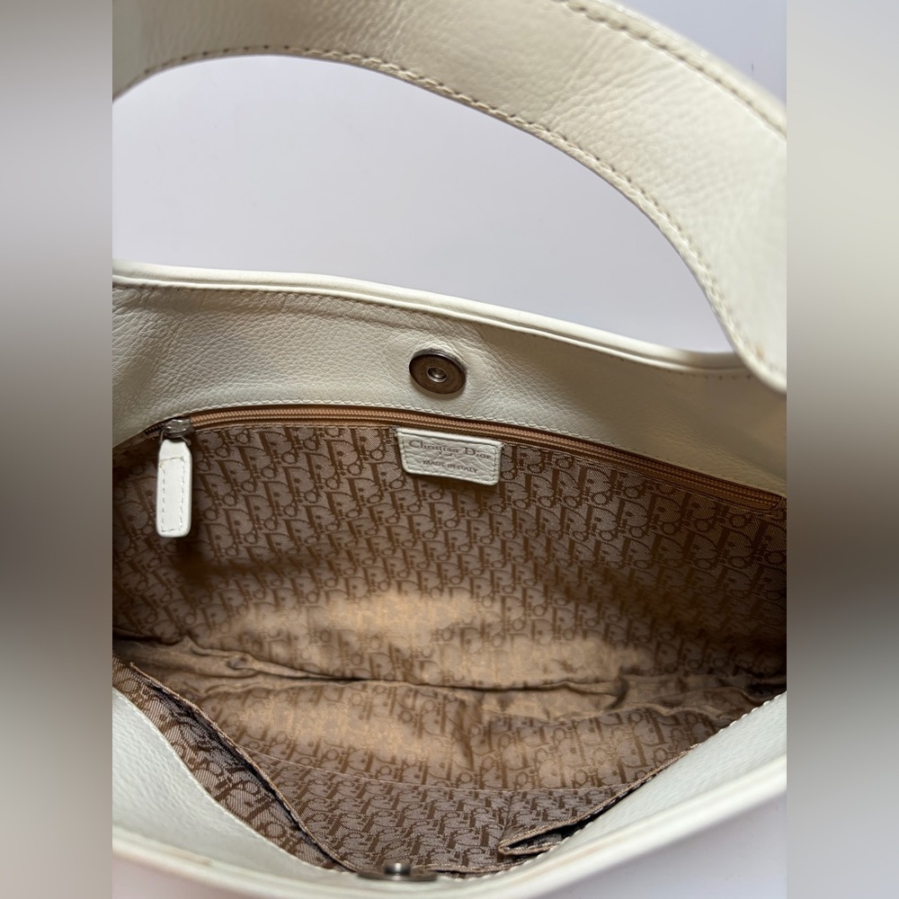 SOLD Christian Dior Y2K Cream Leather Hobo Bag with Charm & COA - Picture 5 of 16
